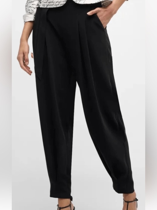 cinq a sept Pants - Cinq a Sept Black Pleated tapered Leg Pant size 4